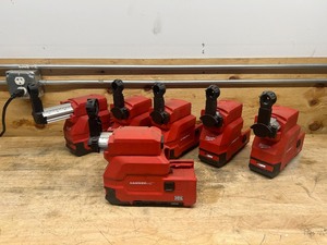 lot 6 image: MILWAUKEE Lot of 6- Hammer Vac Dust Extractors (Tool Only)
