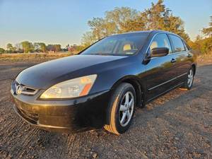lot 6 image: 2004 Honda Accord