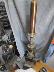 lot 5 image: Powerlab model 330 13oz injection ...