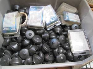 lot 88 image: Stackable organizer containing foun...