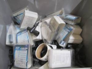lot 100 image: Stackable organizer containing dive...
