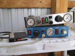 lot 158 image: Continuous power fluid dispensers w...