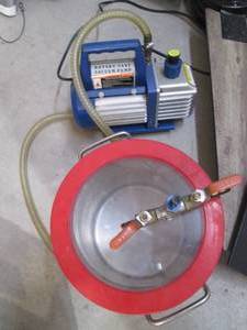 lot 162 image: Rotary Vane Vacuum pump and accesso...
