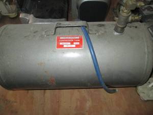 lot 185 image: 7-10gallon portable air tank...