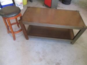 lot 215 image: Rectangular wood coffee table with ...