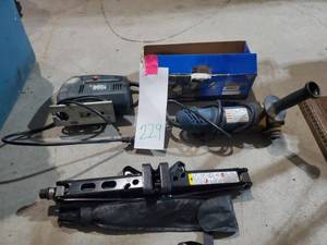 lot 229 image: Assorted power tools and a car jack