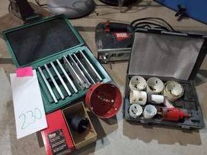 lot 230 image: Assorted hole saws and tools