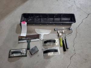 lot 233 image: Assorted painting supplies