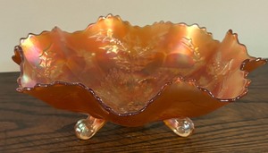 lot 41 image: Vintage Fenton Stag and Holly Carnival Glass Bowl
