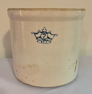 lot 61 image: Vintage Robinson Ransbottom Two Gallon Crock