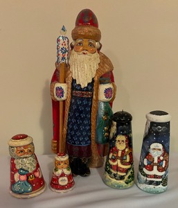 lot 67 image: Festive Russian Folk Art Holiday Decorative Figurines