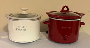 lot 77 image: Two Small Slow Cookers by Rival and Crock-Pot