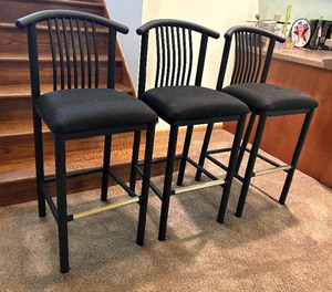 lot 101 image: Set of Black Barstools