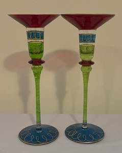 lot 118 image: Pair of Pretty Glass Candle Holders by Pier 1