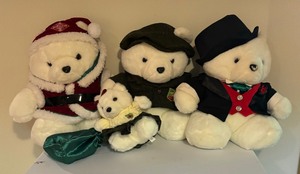 lot 188 image: Santa Bears from 1998, 2000 and 2003