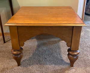 lot 190 image: Vintage Accent Table