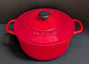 lot 92 image: Frontignac France Red Enamel Cast Iron Dutch Oven