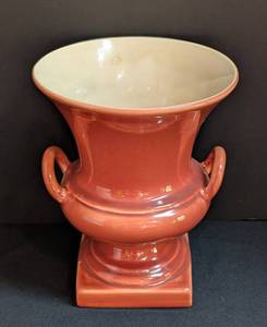 lot 95 image: Small Vintage Red Wing Ceramic Double Handled Vase