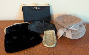 lot 130 image: Vintage Womens Handbags and Hat