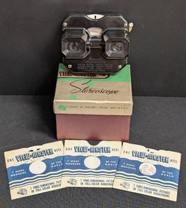 lot 138 image: Vintage View-Master and Reels
