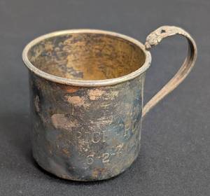 lot 82 image: Vintage Engraved Sterling Silver Baby Cup