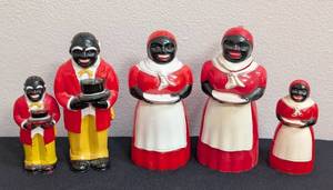 lot 83 image: Vintage Plastic Black Americana Shakers and Small Pitcher