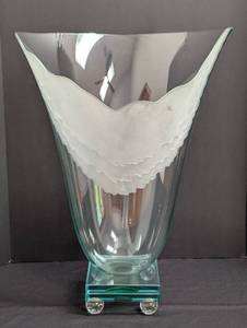 lot 6 image: Large Salvatore Polizzi Frosted Wave Art Glass Vase