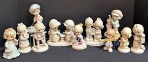 lot 202 image: Large Variety of Precious Moments Figurines