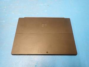 lot 22 image: Microsoft&nbspSurface Pro 6 1796 &nbspINTEL(R) CORE(TM) I5-8350U CPU  1.70GHZ  8GB LPDDR3  256GB HD  NO OS  Includes Keyboard, No Cables &nbspScreen is yellowing