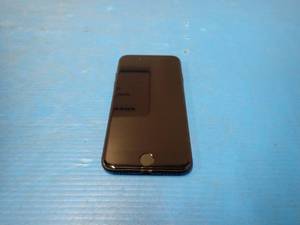 lot 30 image: Apple&nbspiPhone 7 A1660  32GB of storage  Cellular Carrier Unlocked  Includes Charging Cable  light scratches on screen 
