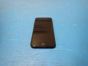 lot 31 image: Apple&nbspiPhone 7 A1660  32GB of storage  Cellular Carrier Unlocked  Includes Charging Cable 