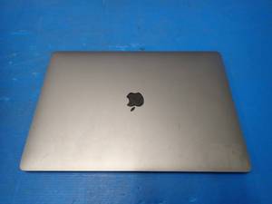 lot 65 image: Apple&nbspA1990 MacBook Pro 15,1 &nbspINTEL CORE I7-8750H 2.2 Ghz  16GB DDR4 SDRAM  251GB SSD  Includes IOS  15.4 screen with 2880 x 1800 Resolution  Includes Charging Cable 