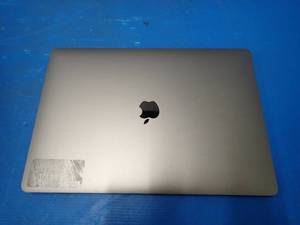 lot 66 image: Apple&nbspA1990 MacBook Pro 15,1 &nbspINTEL CORE I7-8750H 2.2 Ghz  16GB DDR4 SDRAM  251GB SSD  Includes IOS  15.4 screen with 2880 x 1800 Resolution  Includes Charging Cable 