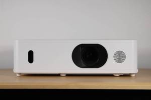(Stackable) Maxell 5200 Lumen Home Theater HD Projector / Video Projection System / MSRP: $1300