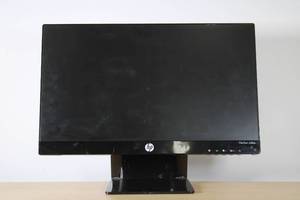lot 18 image: HP Pavilion 22bw Monitor  21.5 IPS - MSRP $100