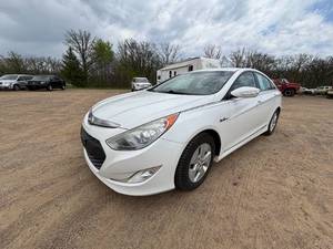 lot 8 image: 2012 Hyundai Sonata Hybrid Sedan 4D