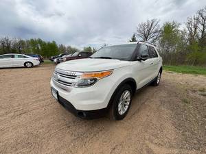 lot 10 image: 2011 Ford Explorer XLT