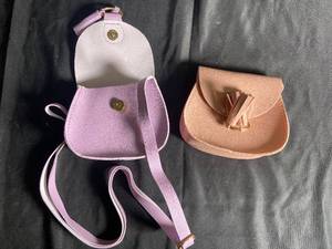 lot 77 image: Set of 2 Small Fashionable Mini Crossbody Bags