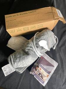 lot 84 image: Electric Heating Pad with Multiple Heat Settings and Timer