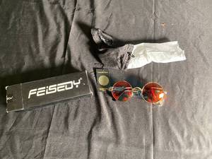 lot 98 image: Feisedy Retro Steampunk Sunglasses with Accessories