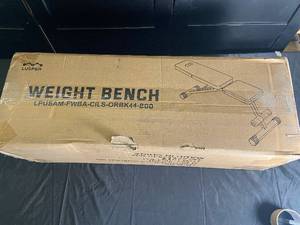 lot 119 image: Adjustable Weight Bench with 800lb Capacity