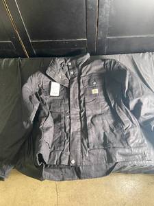 lot 135 image: Black XL Fashion Wear Jacket with Mountain Patch