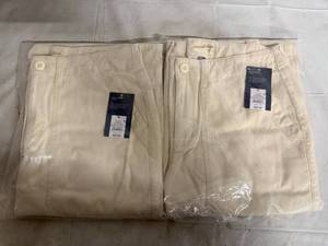 lot 67 image: 2 Pairs of Universal Threads Pants