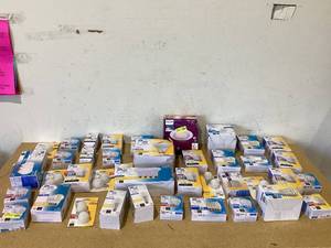 lot 609 image: LOT OF Miscellaneous Lightbulbs