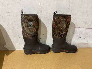 lot 14 image: Mens Muck Woody Max Rubber Boots Size 11M