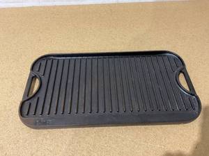 lot 304 image: Lodge LPGI3 Cast Iron Reversible GrillGriddle