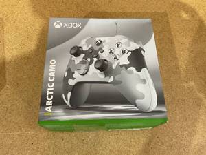 lot 193 image: Microsoft Xbox Wireless Controller - Arctic Camo