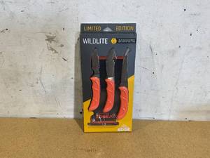 lot 467 image: 4PCS OUTDOOR EDGE Wild Roll Pack - Hunting Set