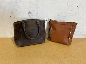 lot 471 image: LOT OF 2 Womens Purse