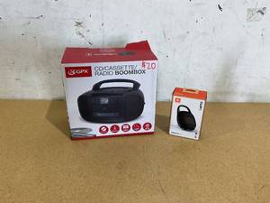 lot 521 image: LOT OF 2 Miscellaneous Speakers